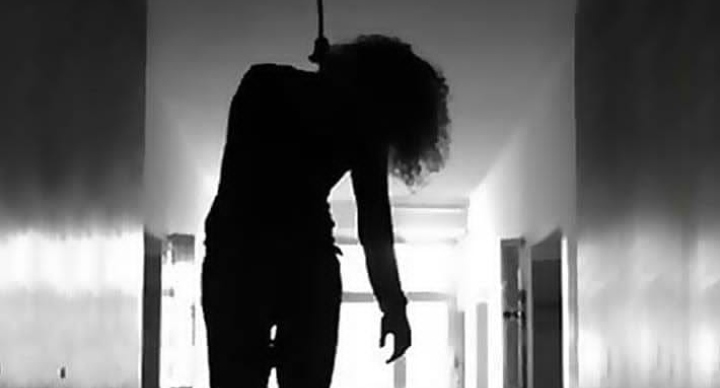 Girl tries to end her life in budgam, hospitalised.