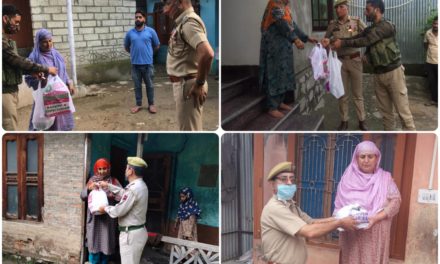 Ganderbal Police Visits families of Police Martyrs and distributes Eid gifts among them.