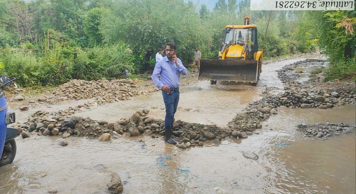 Ganderbal-Kangan road partially restored for traffic