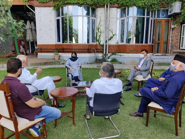 PAGD meeting underway at Farooq Abdullah’s residence