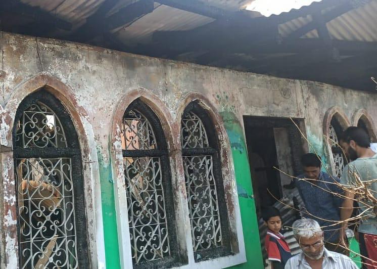 Massive blaze damages Saber Baba shrine in Safa Kadal