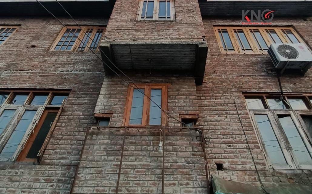 TeH removes sign board from its office in Hyderpora