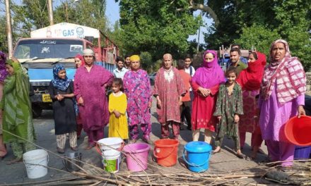 Anantnag Villagers Hold Protest Against PHE Department