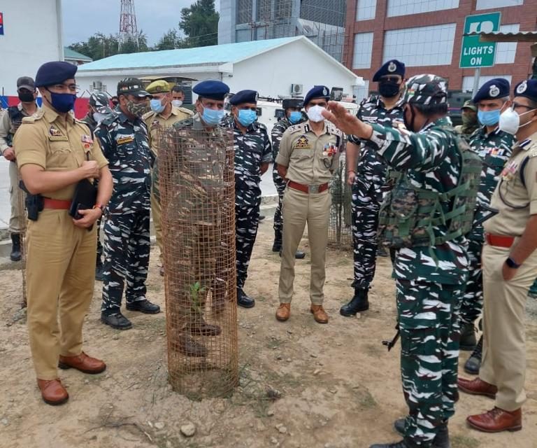IGP Kashmir along with IGP CRPF tours South, assess north & south portal of new tunnel and control room
