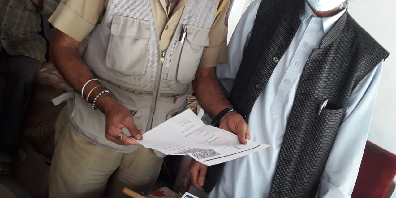 Baramulla Police conduct drive of checking vaccination certificates & CAB