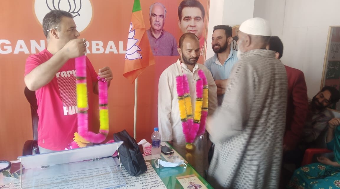 BJP Welcomes newly Joined members at Ganderbal