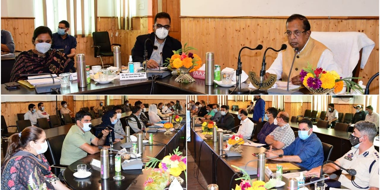 Union MOS for Industries, Commerce visits Ganderbal; Inaugurates oxygen plant and reviews developmental scenario in the district