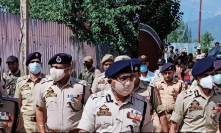 DGP, IGP visits slain cop’s home in Kalmoona Kupwara