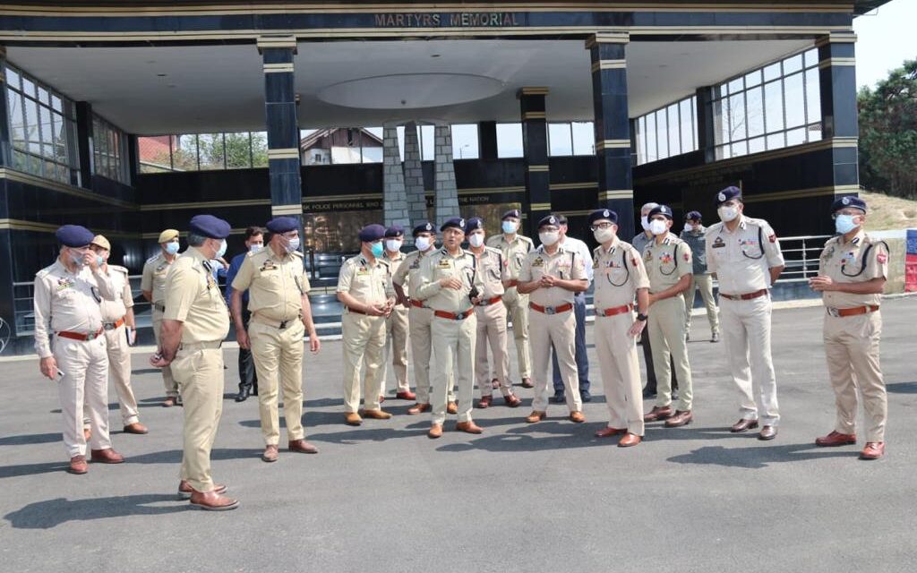 DGP J&K Shri Dilbag Singh inaugurates Open Air Gym in Police Complex Zewan