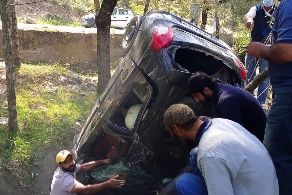 Four Critically injured as Alto car rolls down near Hope Disability Centre Wayil