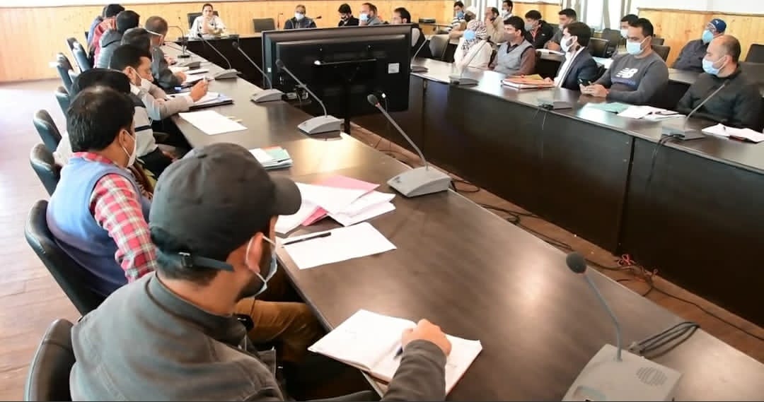 DC Ganderbal listens issues of PRIs of Block Wakura