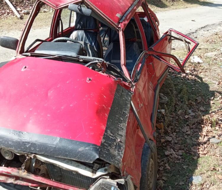 Two persons Injured in Boniyar Road Mishap