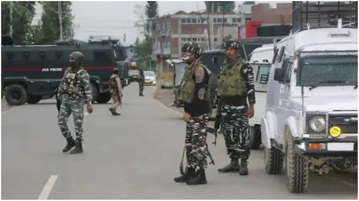 Top LeT Commander is trapped in an encounter at Drangal Pampore