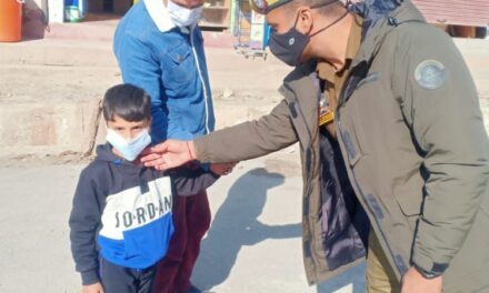 Ganderbal Police initiated mask distribution drive