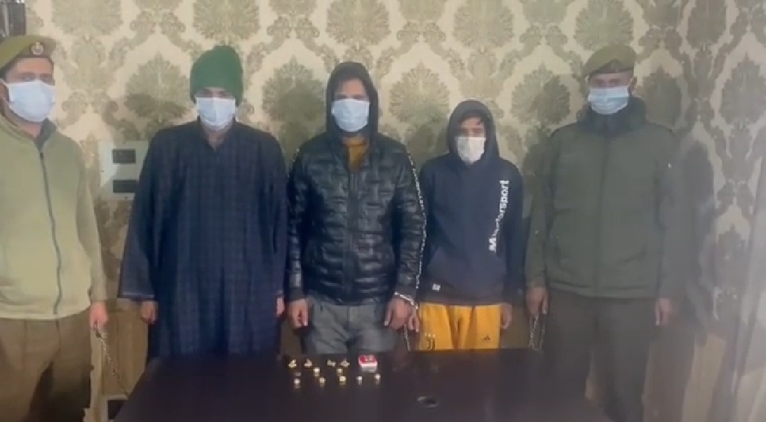 Budgam Police solved burglary case within 24 hours; stolen jewellery recovered.