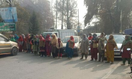 Chattabal residents protest against privatization of electricity;’We are labour class, can’t afford privatization of electricity’