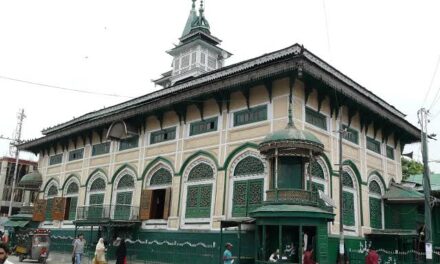 Friday following: Devotees throng Dastgeer Sahab (RA) shrine, participate in congregational prayers
