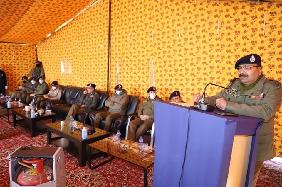 DGP J&K visits Armed Police Complex Parihaspora, Pattan,interacts with officers & Jawans