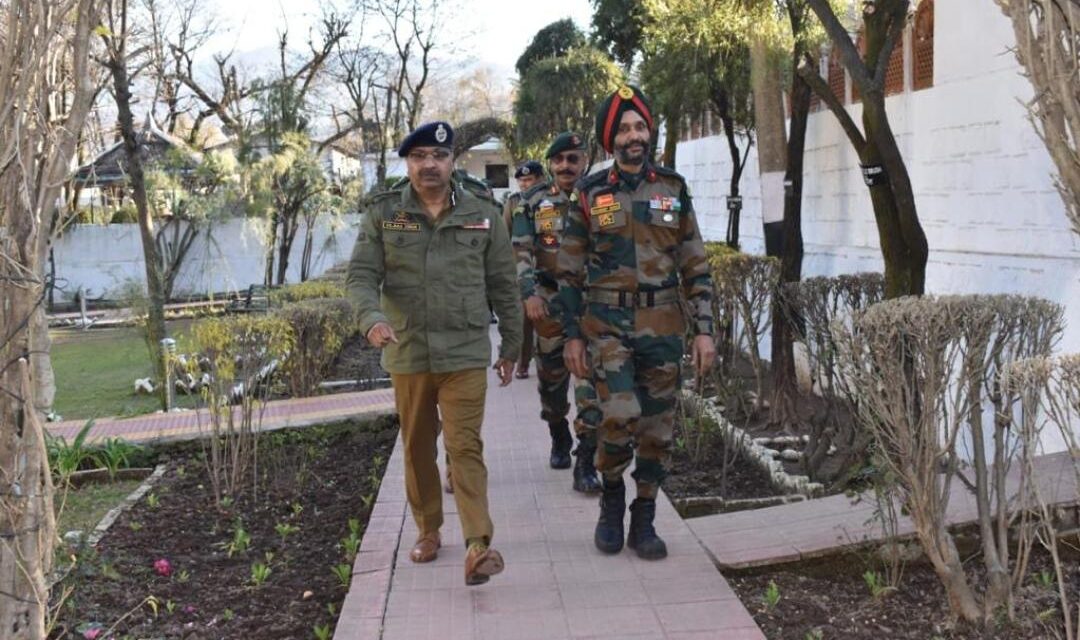 DGP Shri Dilbag Singh visits Poonch;Reviews internal and border security arrangements in  joint officers meeting
