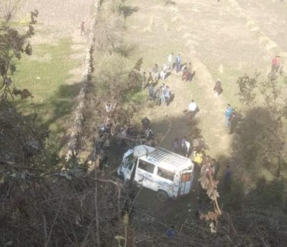 6 injured as tempo plunges into gorge in Rajouri