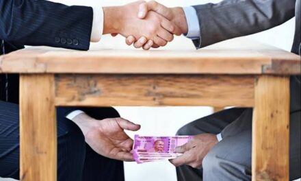 Patwari, PHE daily wager caught ‘red handed’ while accepting bribe in central Kashmir’s Budgam