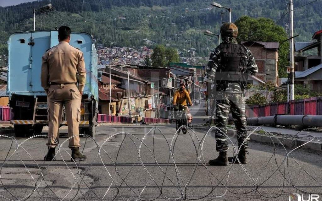 64-hr-long weekend lockdown begins across J&K, “People without face masks being fined’