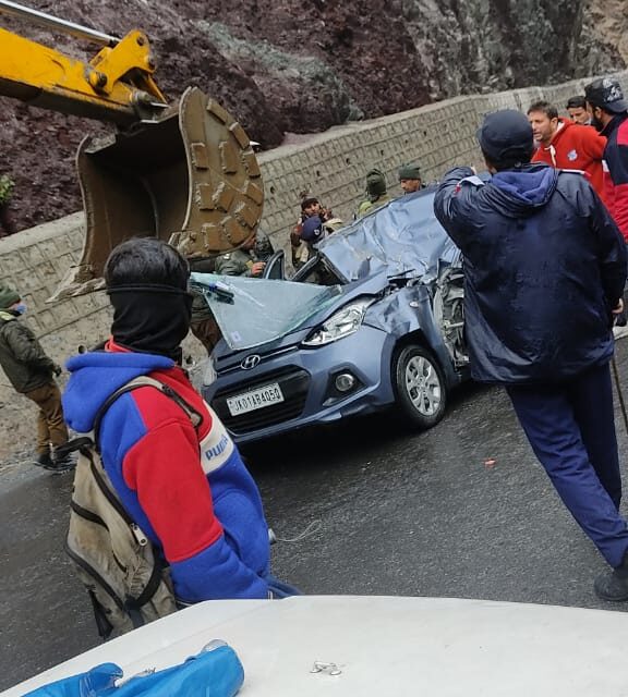 1 Killed, Another Injured After Rolling Boulder Hits i20 Car in Ramban