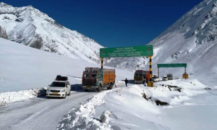 Srinagar-Leh Highway Closed Till Further Orders Due To Snowfall, Extreme Whether At Zoji-La