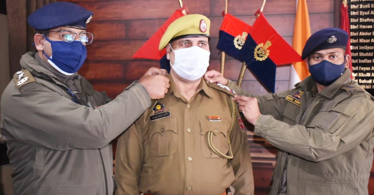 Pipping Ceremony of newly promoted Sub Inspectors held at DPO Ganderbal