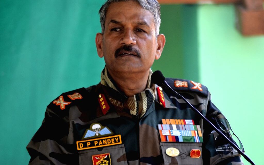 Lt Gen DP Pandey, GOC Chinar Corps, Awarded With ‘Uttam Yudh Seva Medal’ On R-Day Eve