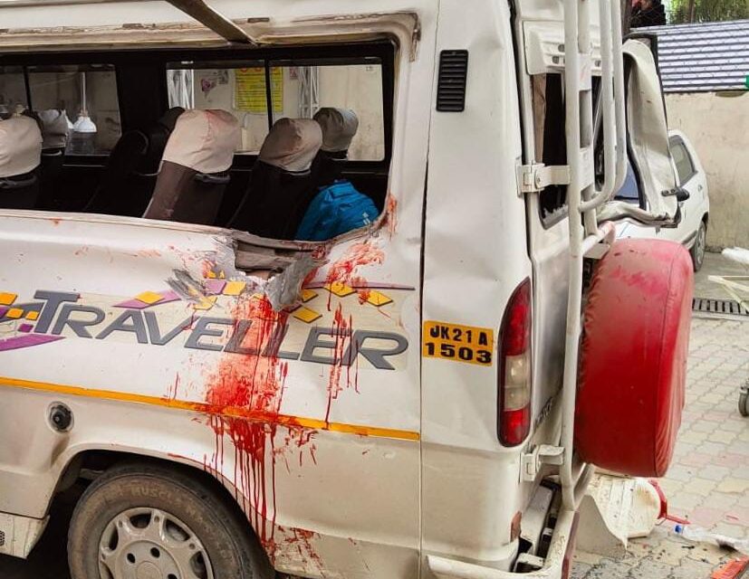 1 killed, 3 injured after boulder hits tempo in Ramban