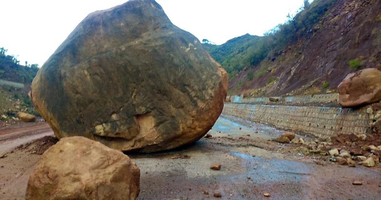 Sgr-Jammu Highway closed due to landslide in Sarmoli
