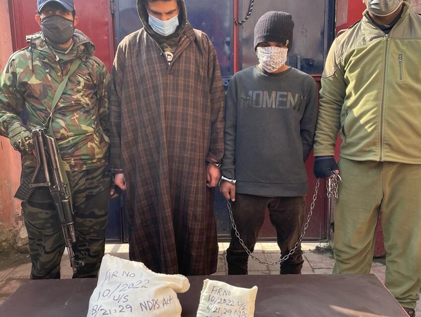 Ganderbal Police arrested two notorious drug peddlers and recovered contraband substance