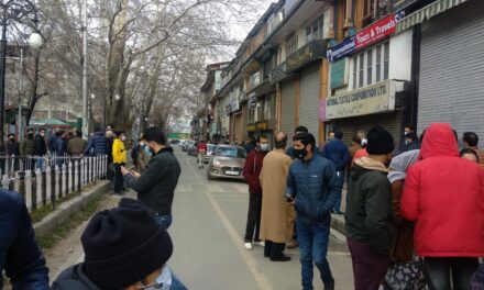 Polo-View shopkeepers observe shutdown against lack of parking space