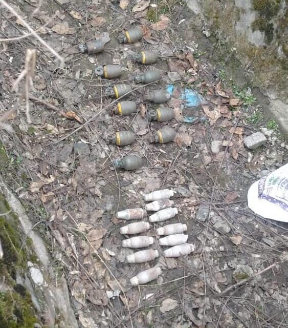 Police, security forces recover 11 grenades, 11 UBGL and other explosive material in Baramulla