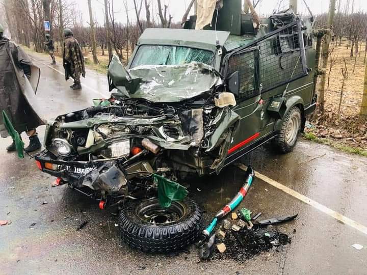 Four soldiers injured in Sopore road mishap