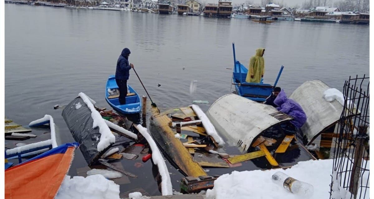 Snowfall: Shikaras submerged at Dal Lake