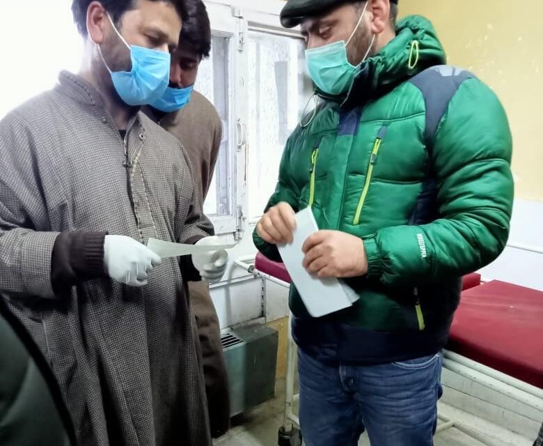 District Administration Ganderbal reaches out to Self immolated youth of Haran