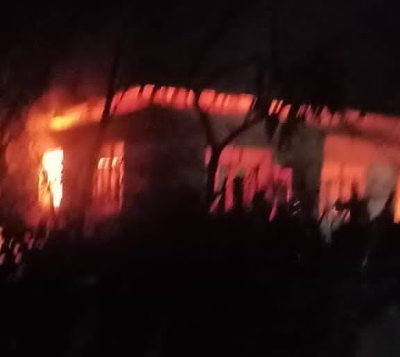 Panchayat ghar gutted in mysterious blaze in Kulgam