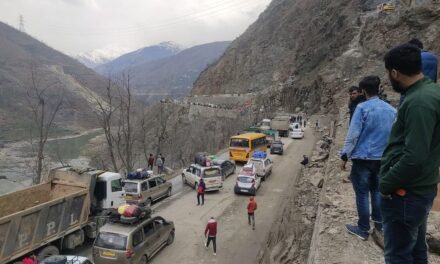 Landslide Halts Traffic On Jammu-Srinagar Highway