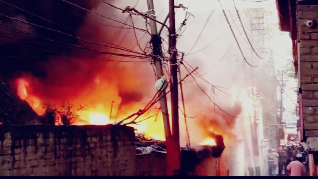 Updated:4 persons charred alive, 15 injured in massive fire in Jammu