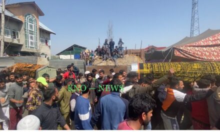 Amid tears, sobs; SPO, his brother laid to rest in Budgam