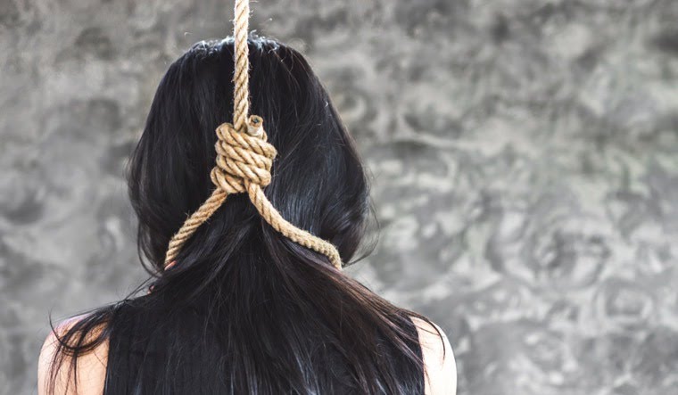 17-Year-Old Girl Hangs Self To Death at Kangan