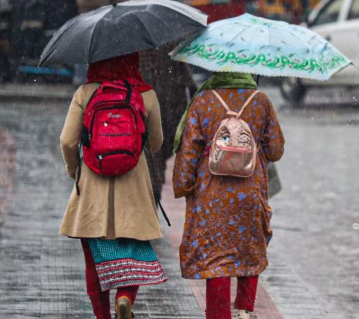 Light Rain Lashes Kashmir Valley, Eludes Jammu