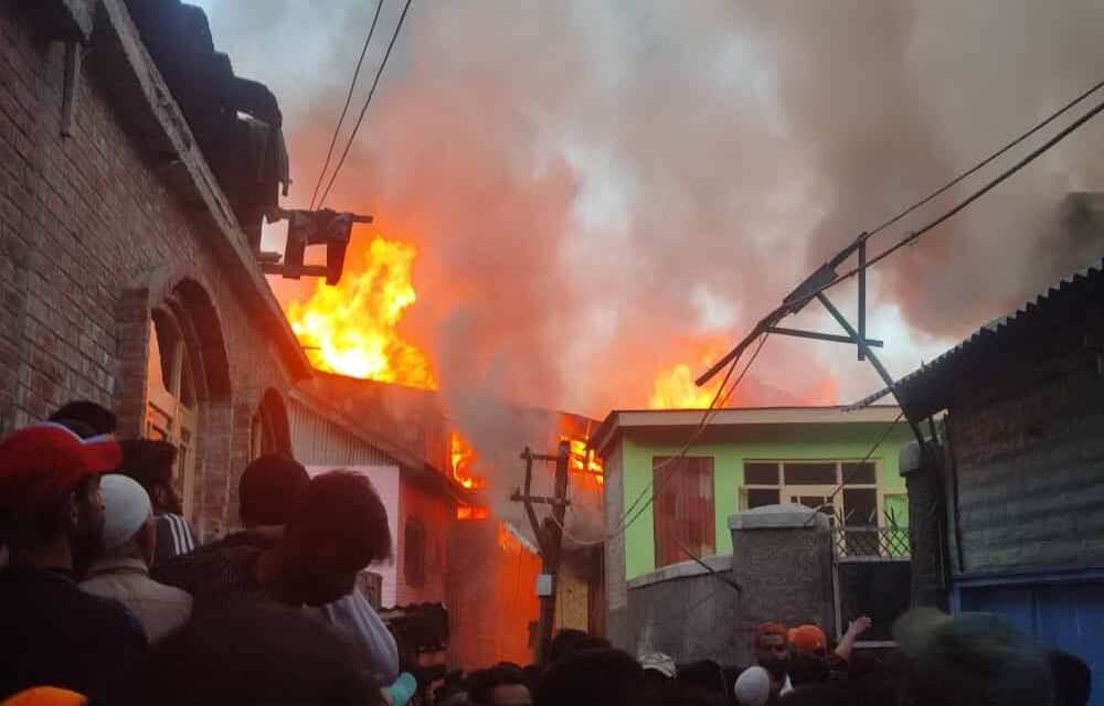 Massive blaze renders 6 families homeless in Sopore locality