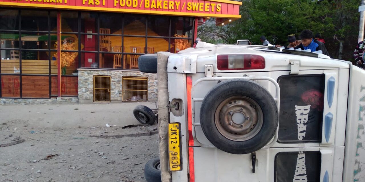 4 injured in Ganderbal road mishap