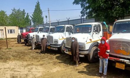 Budgam police arrests 06 persons and seized 06 tippers for illegal excavation, transportation of minerals