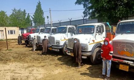 Budgam police arrests 06 persons and seized 06 tippers for illegal excavation, transportation of minerals
