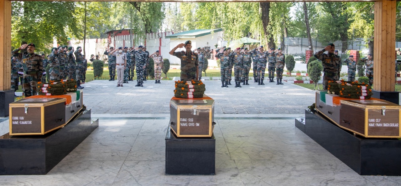 Army Pays Tribute to Colleagues Killed in Shopian Road Mishap