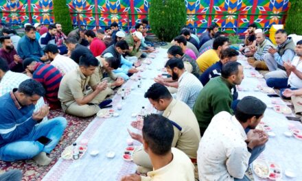 Ganderbal Police organised iftaar party at DPL